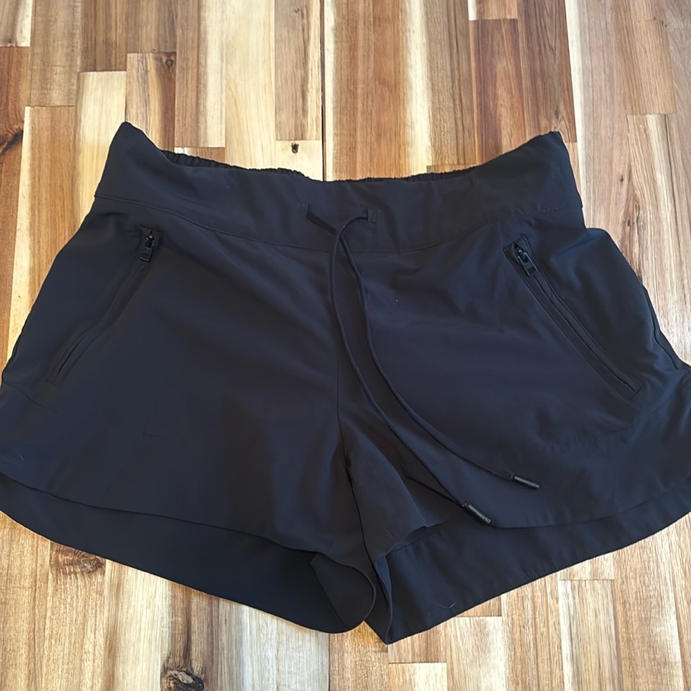 Athleta Black Short Size 4